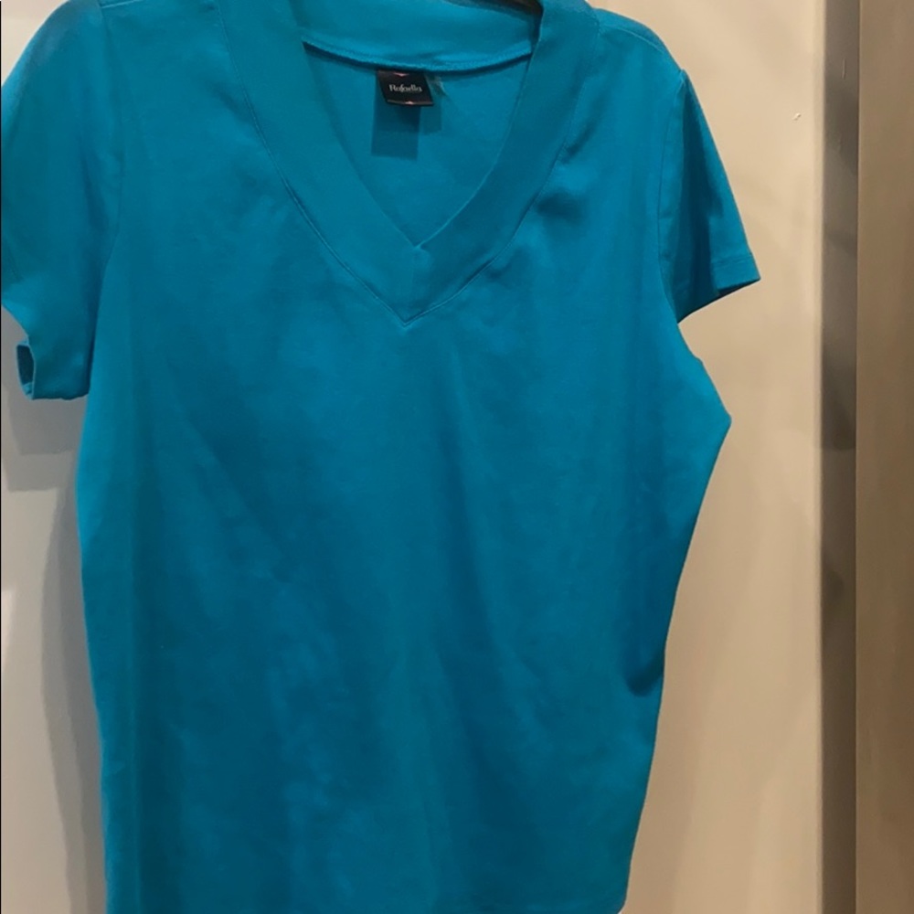 V neck cap sleeve tee